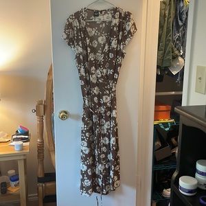 Gap wrap dress brown with white flowers L TALL NWOT